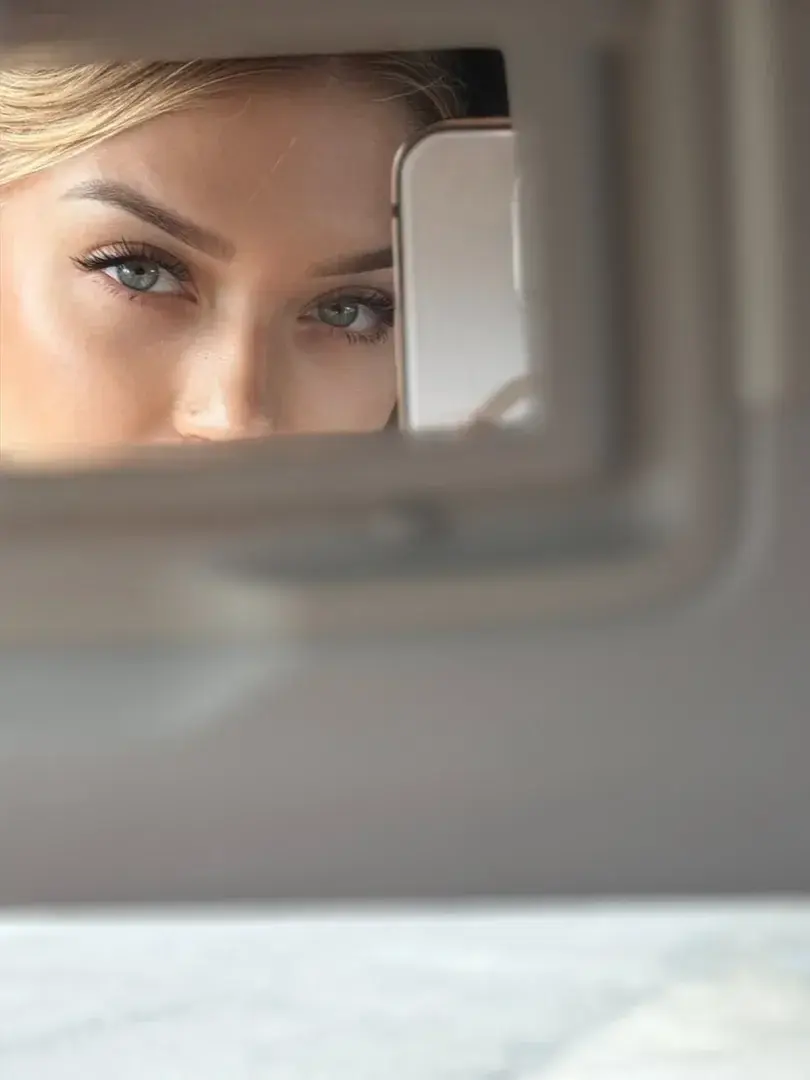 Imagine mon regard au rythme de tes coups de reins..