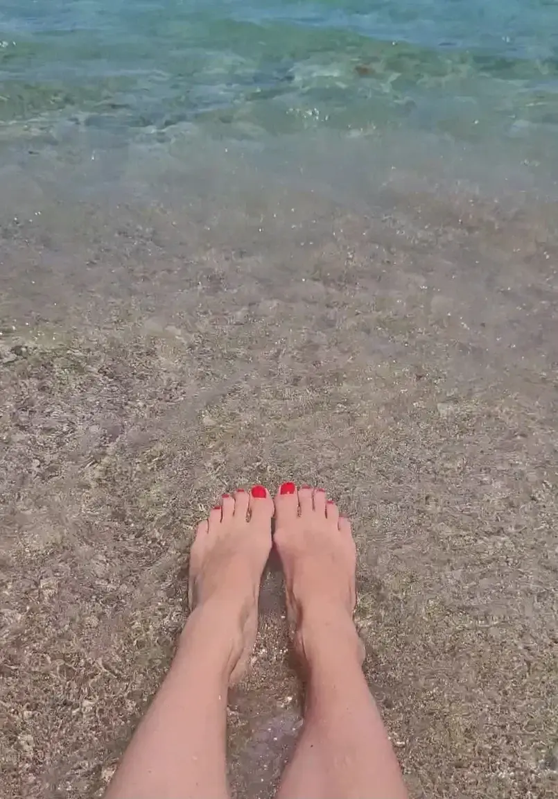 Leak & nude 8 — Feetmyworld