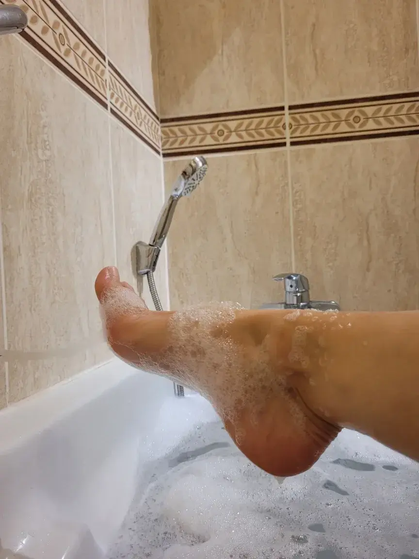 Leak & nude 9 — Feetmyworld