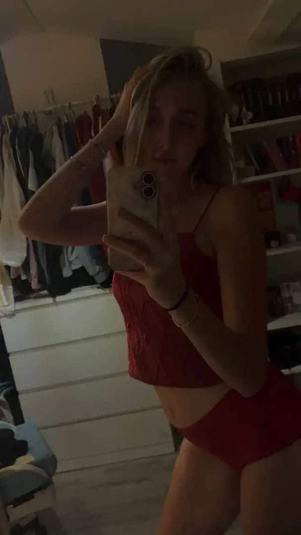 Mon MYM gratuit avec le code : LEA6🎁 Vient me parler en privé pour me découvrir plus en profondeur et t'amuser avec moi.🫣​🥵​