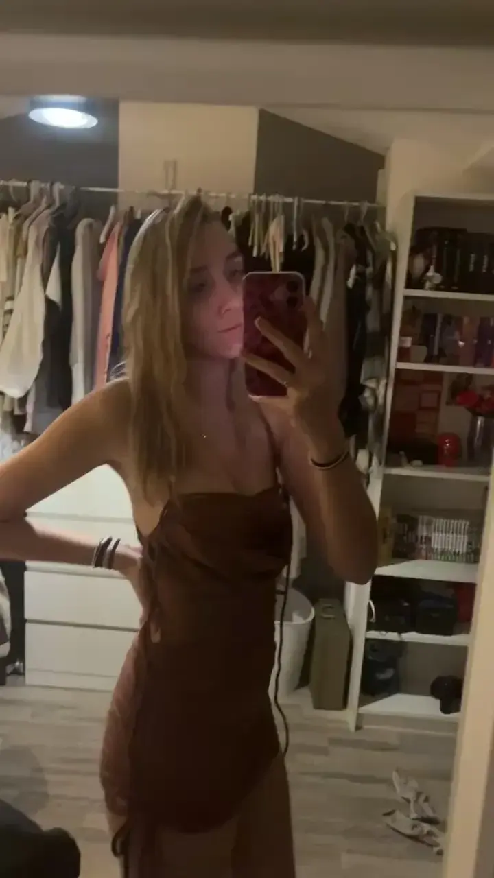 Mon mym est gratuit avec le code: LEA6 👇🏻🎁Vidéo gratuite et -50% sur la première photo/vidéo si tu t abonne 🫣🥵#sexy#Glamour#jeune étudiant