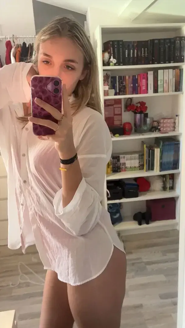 Leak public de Lealoove — « MYM Gratuit - Abonne toi pour kiffer 🤭🎁👇​Ma nouvelle vidéo sexy t'attend 🥰Et likes mes derniers post pour en voir + encore🥵#SaintValentinMYM #sexy #glamour » (nude) sur MYM