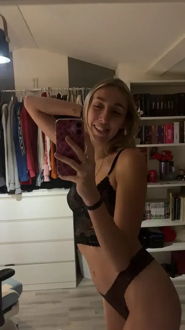 MYM Gratuit - Abonne toi pour kiffer 🤭🎁👇​Ma nouvelle vidéo sexy t'attend 🥰Et likes mes derniers post pour en voir + encore🥵#sexy #etudiante #jeune