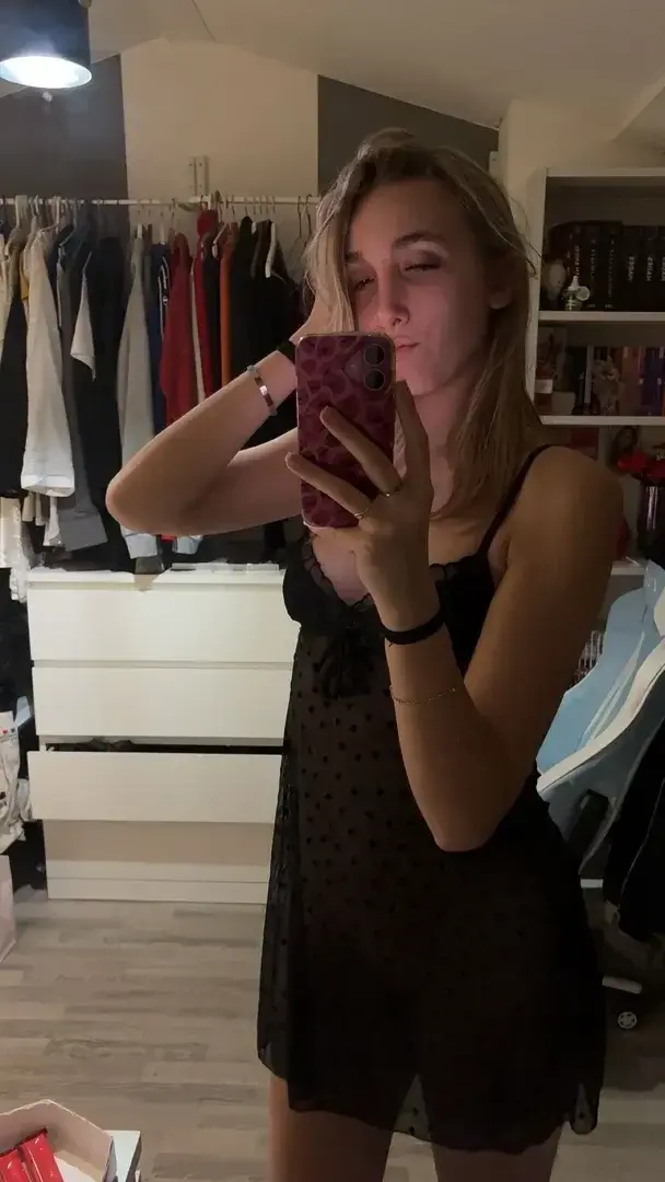 MYM Gratuit - Abonne toi pour kiffer 🤭🎁👇​Ma nouvelle vidéo sexy t'attend 🥰Et likes mes derniers post pour en voir + encore🥵#glamour #sexy #solo