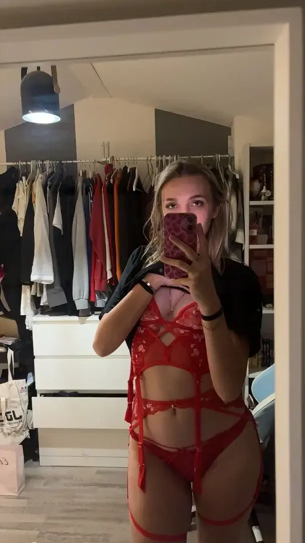 MYM Gratuit - Abonne toi pour kiffer 🤭🎁👇​Ma nouvelle vidéo sexy t'attend 🥰Et likes mes derniers post pour en voir + encore🥵#sexy #glamour #etudiante