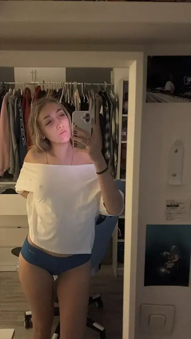 MYM Gratuit - Abonne toi pour kiffer 🤭🎁👇​Ma nouvelle vidéo sexy t'attend 🥰Et likes mes derniers post pour en voir + encore🥵#glamour #etudiante #blonde