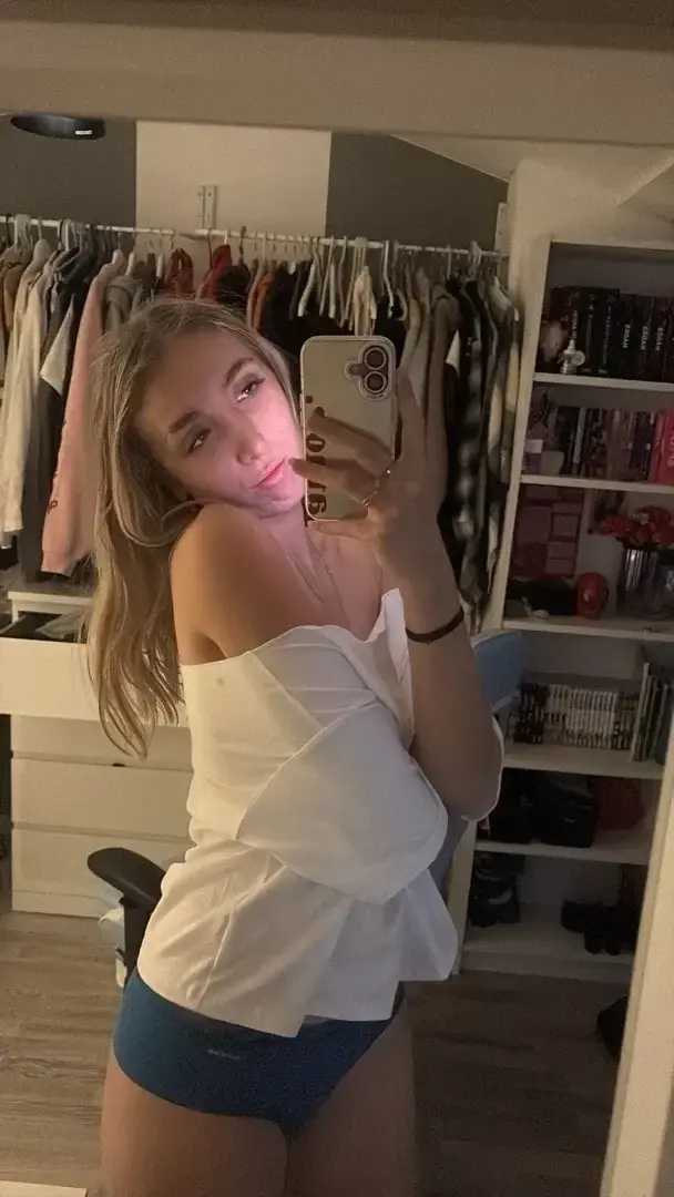 MYM Gratuit - Abonne toi pour kiffer 🤭🎁👇​Ma nouvelle vidéo sexy t'attend 🥰Et likes mes derniers post pour en voir + encore🥵#jeune #française #solo