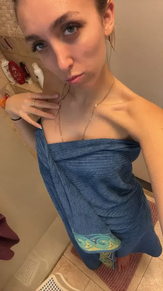 MYM Gratuit - Abonne toi pour kiffer 🤭🎁👇​Ma nouvelle vidéo sexy t'attend 🥰Et likes mes derniers post pour en voir + encore🥵#sexy #blonde #glamour