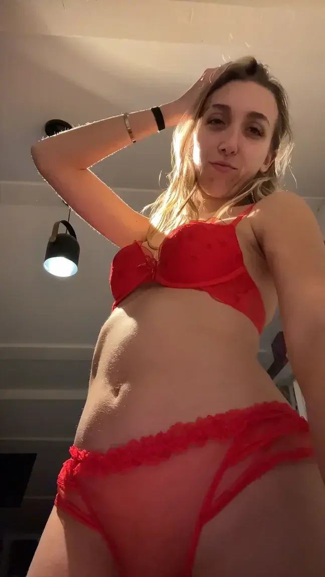 MYM Gratuit - Abonne toi pour kiffer 🤭🎁👇​Ma nouvelle vidéo sexy t'attend 🥰Et likes mes derniers post pour en voir + encore🥵#sexy #glamour #etudiante