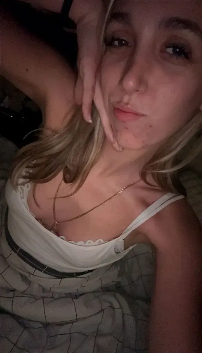 Leak & nude MYM — lealoove : « MYM Gratuit - Abonne toi pour kiffer 🤭🎁👇Ma nouvelle vidéo sexy t'attend 🥰Et likes mes derniers post pour en voir + encore🥵 » (MYM)