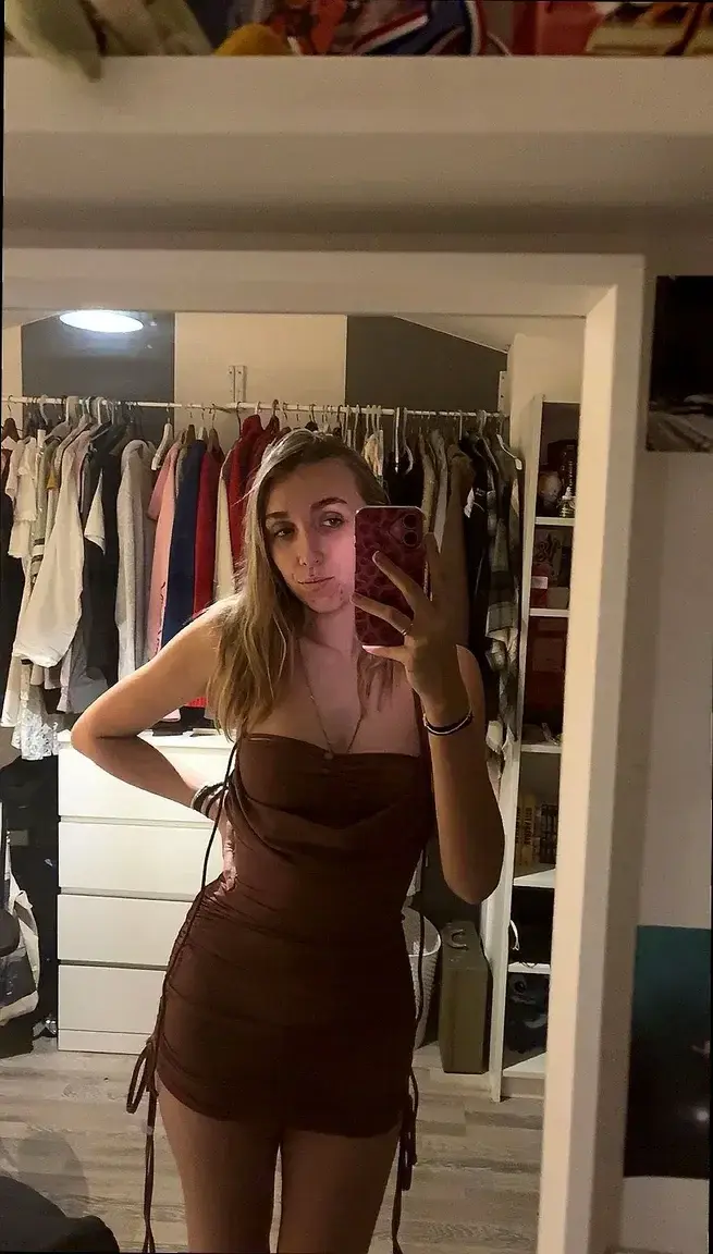 Leak & nude MYM — lealoove : « MYM Gratuit - Abonne toi pour kiffer 🤭🎁👇​Ma nouvelle vidéo sexy t'attend 🥰Et likes mes derniers post pour en voir + encore🥵 » (MYM)