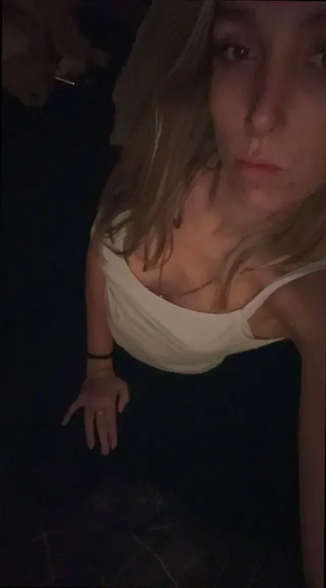Leak & nude MYM — lealoove : « MYM Gratuit - Abonne toi pour kiffer 🤭🎁👇​Ma nouvelle vidéo sexy t'attend 🥰Et likes mes derniers post pour en voir + encore🥵 » (MYM)