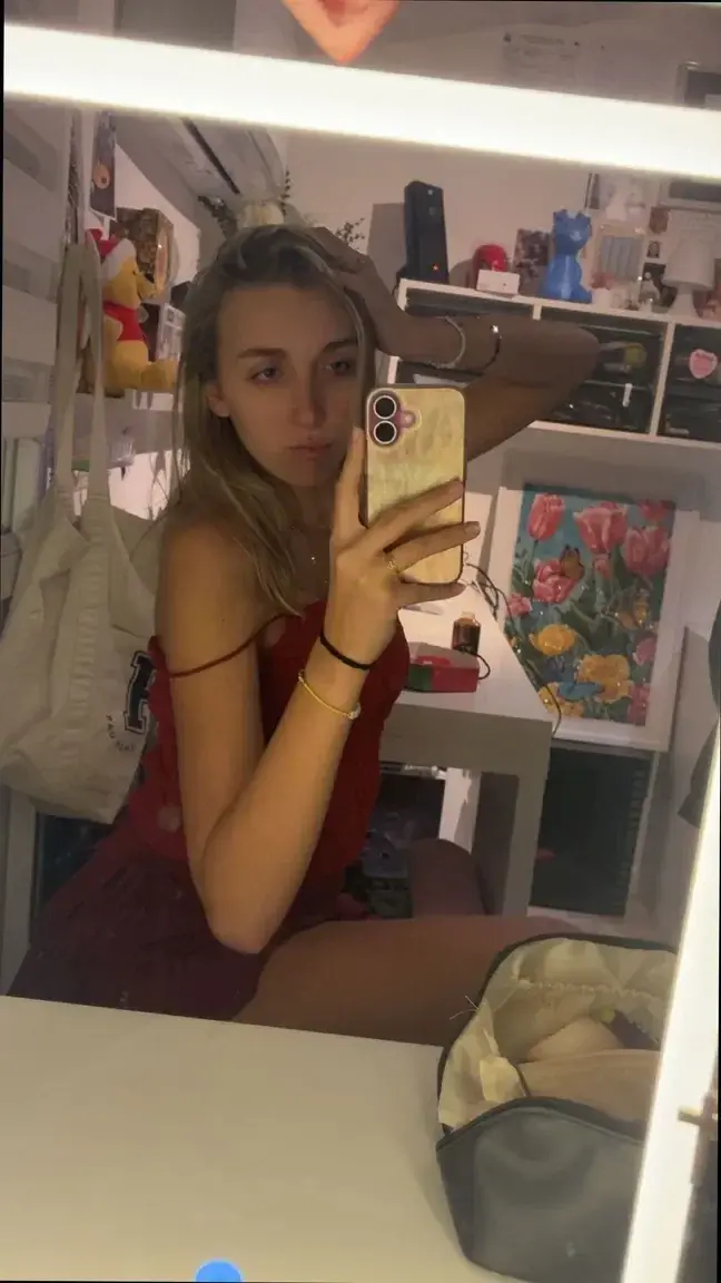 MYM Gratuit - Abonne toi pour kiffer 🤭🎁👇​Ma nouvelle vidéo sexy t'attend 🥰Et likes mes derniers post pour en voir + encore🥵