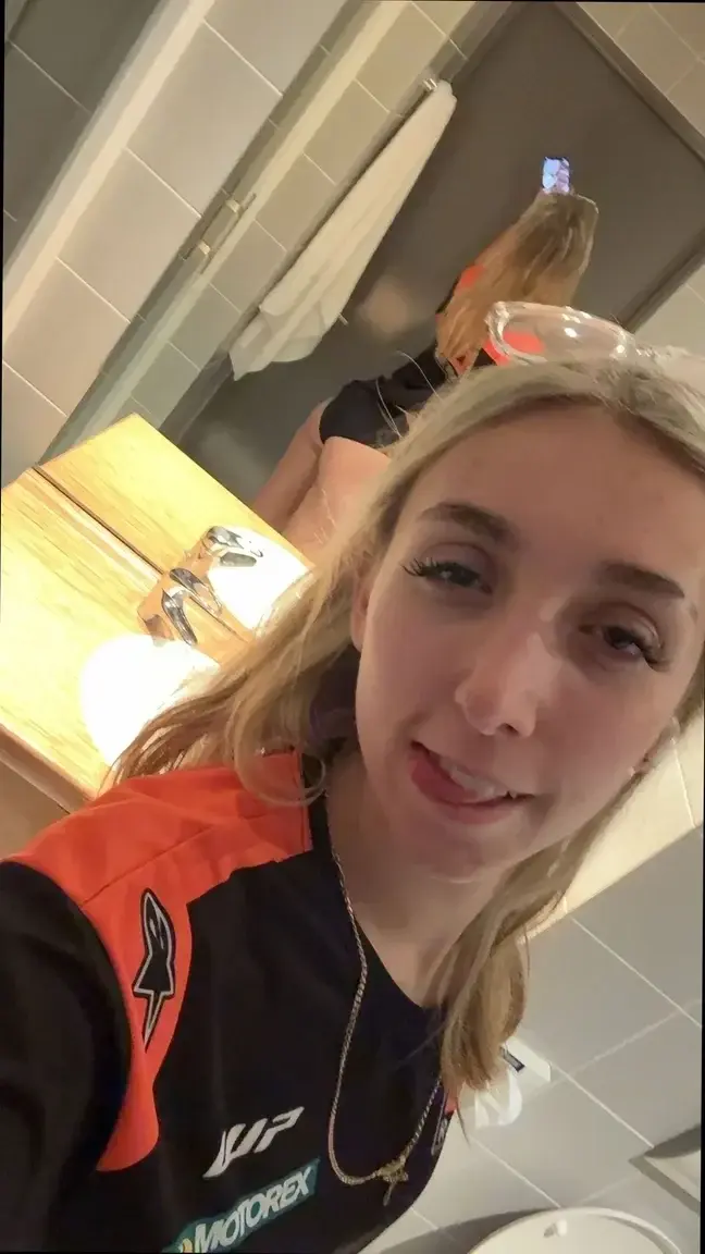 MYM Gratuit - Abonne toi pour kiffer 🤭🎁👇​Ma nouvelle vidéo sexy t'attend 🥰Et likes mes derniers post pour en voir + encore🥵