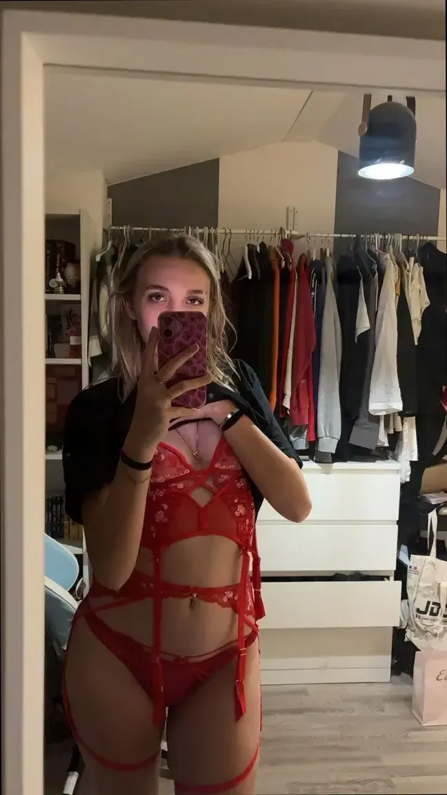 MYM Gratuit - Abonne toi pour kiffer 🤭🎁👇​Ma nouvelle vidéo sexy t'attend 🥰Et likes mes derniers post pour en voir + encore🥵