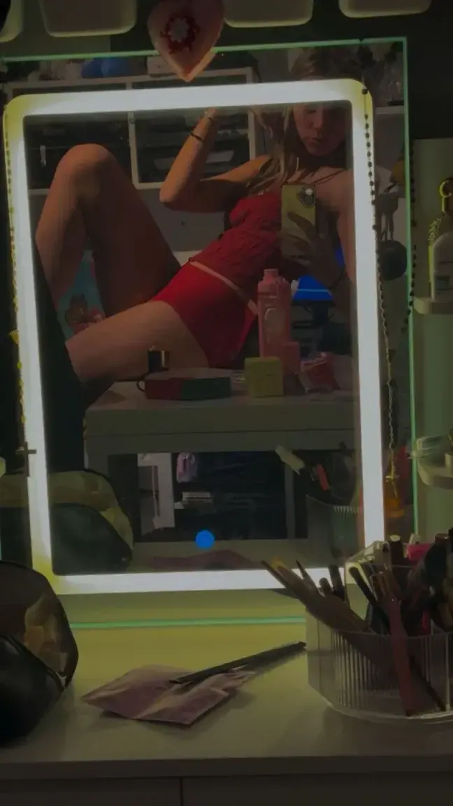 MYM Gratuit - Abonne toi pour kiffer 🤭🎁👇​Ma nouvelle vidéo sexy t'attend 🥰Et likes mes derniers post pour en voir + encore🥵