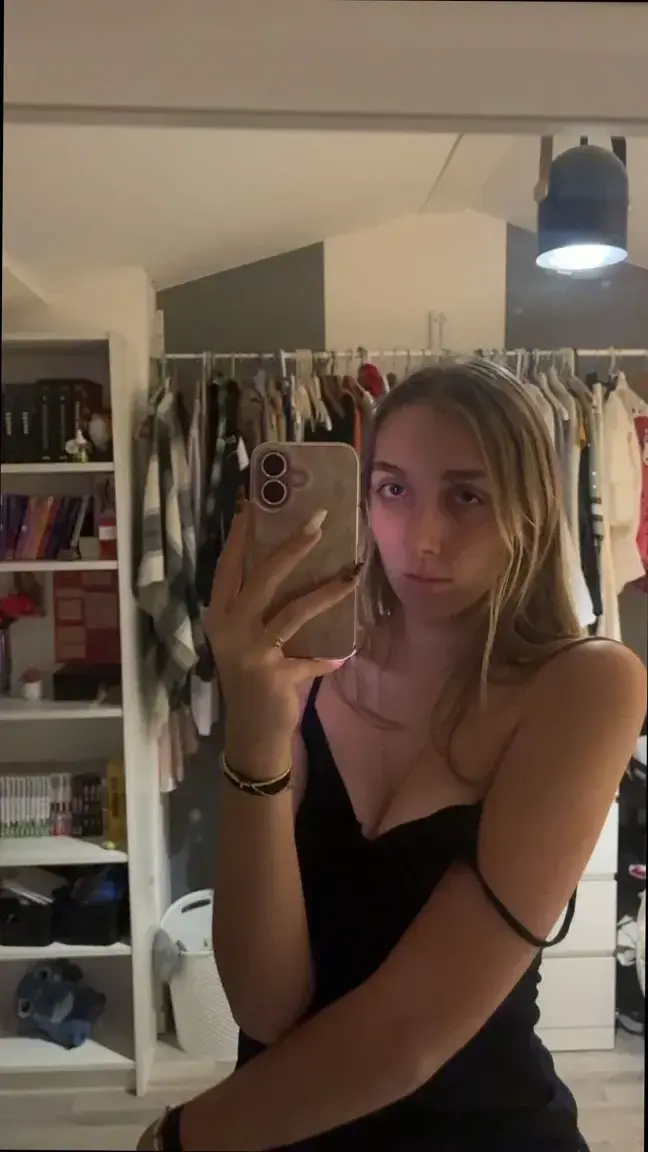 MYM Gratuit - Abonne toi pour kiffer 🤭🎁👇​Ma nouvelle vidéo sexy t'attend 🥰Et likes mes derniers post pour en voir + encore🥵
