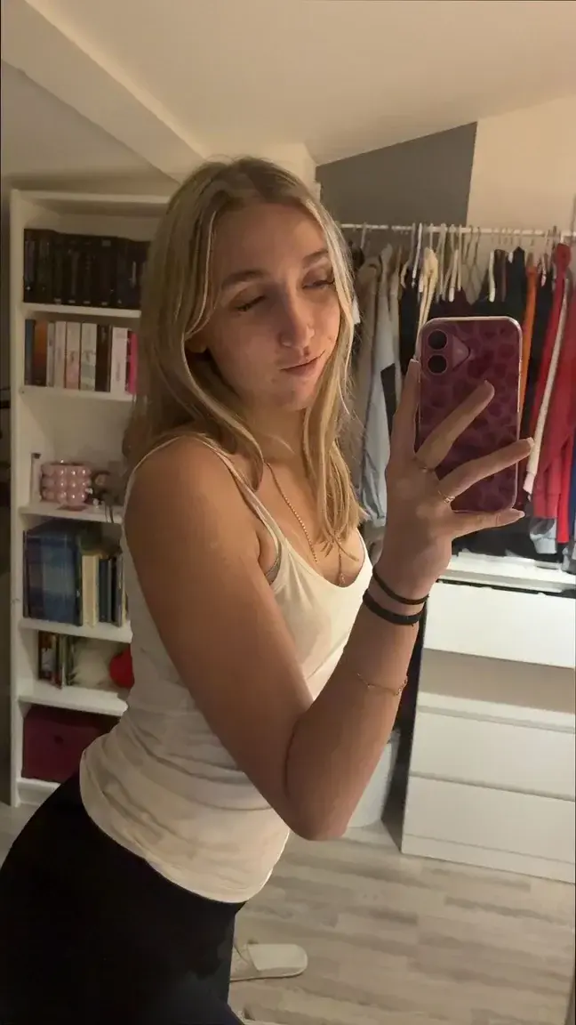 MYM Gratuit - Abonne toi pour kiffer 🤭🎁👇​Ma nouvelle vidéo sexy t'attend 🥰Et likes mes derniers post pour en voir + encore🥵
