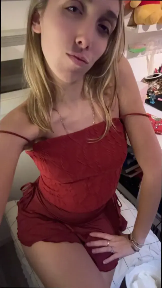 Leak & nude MYM — lealoove : « MYM Gratuit - Abonne toi pour kiffer 🤭🎁👇​Ma nouvelle vidéo sexy t'attend 🥰Et likes mes derniers post pour en voir + encore🥵 » (MYM)