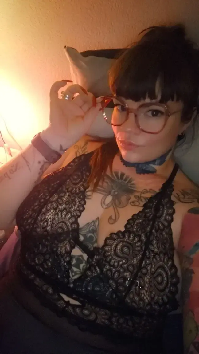 Leak & nude 1 — Giirlcurvy