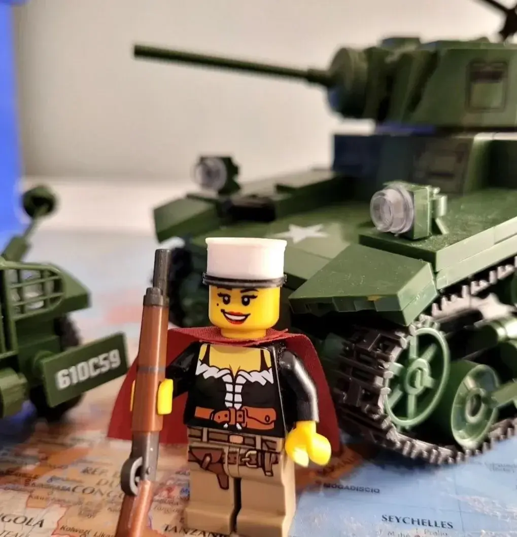 Leak & nude 1 — Bricktemptation