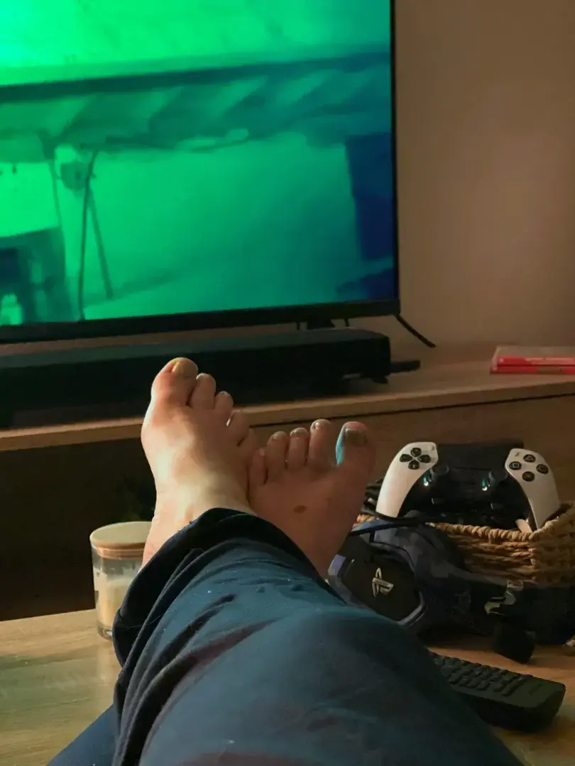 Leak & nude 3 — Foot-loose67