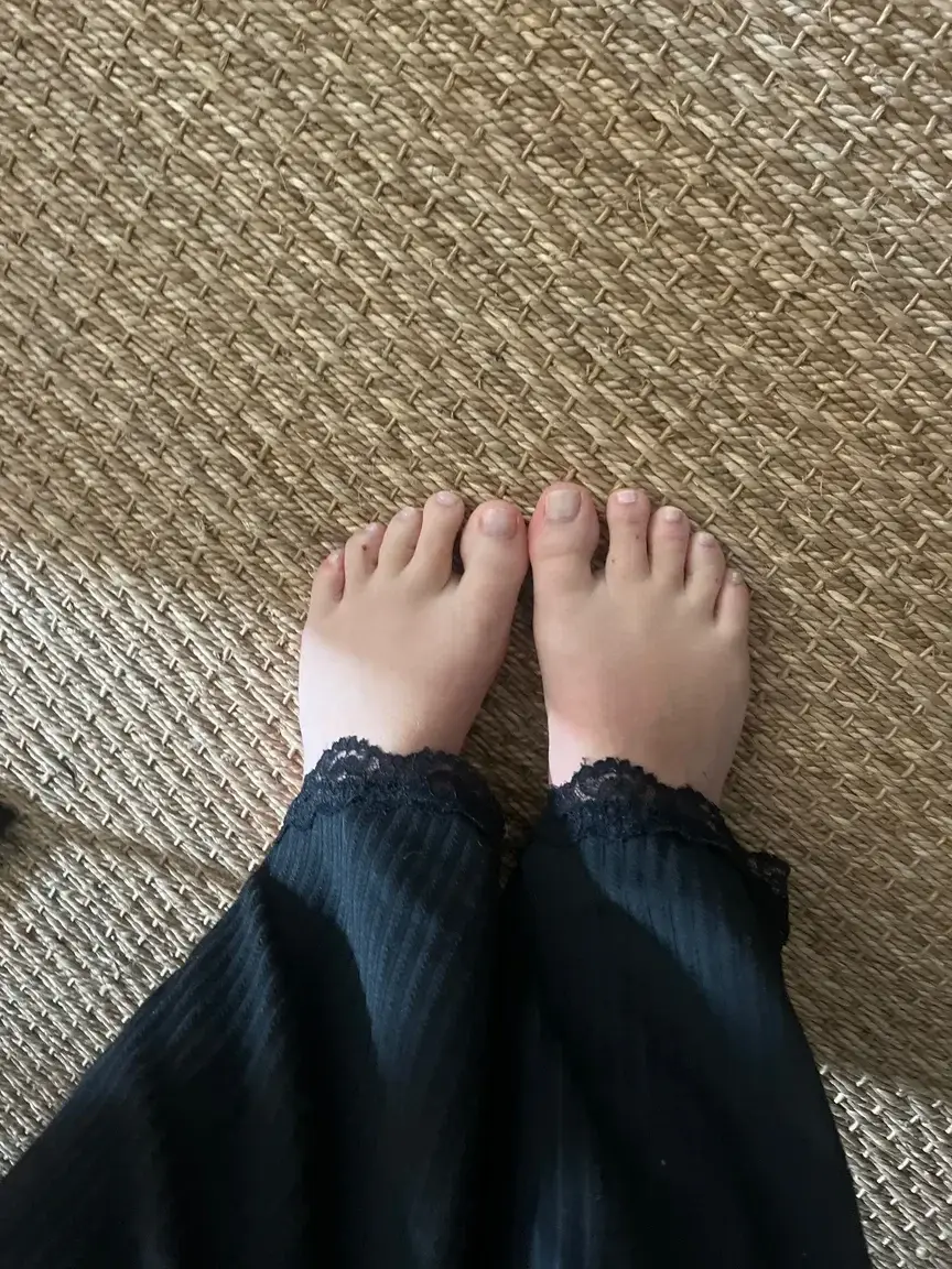 Leak & nude 1 — Les_pieds_2510