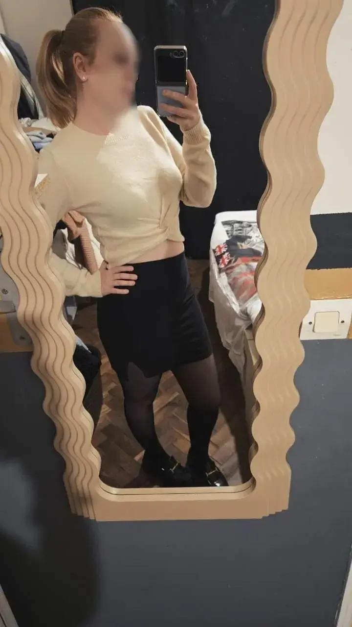 Leak & nude MYM — Rousse_sexy : « Nouvelle tenue vous aimez ? » (MYM)