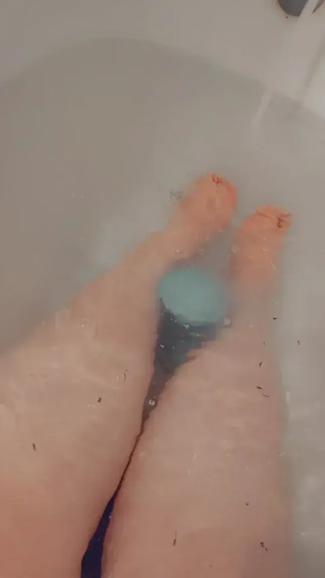 Leak & nude 2 — Feet_curvy_girl