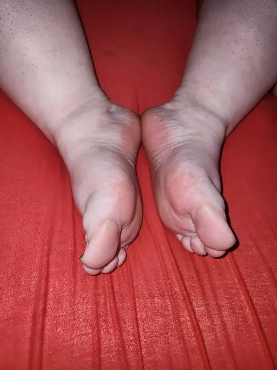 Leak & nude 6 — Feet_curvy_girl