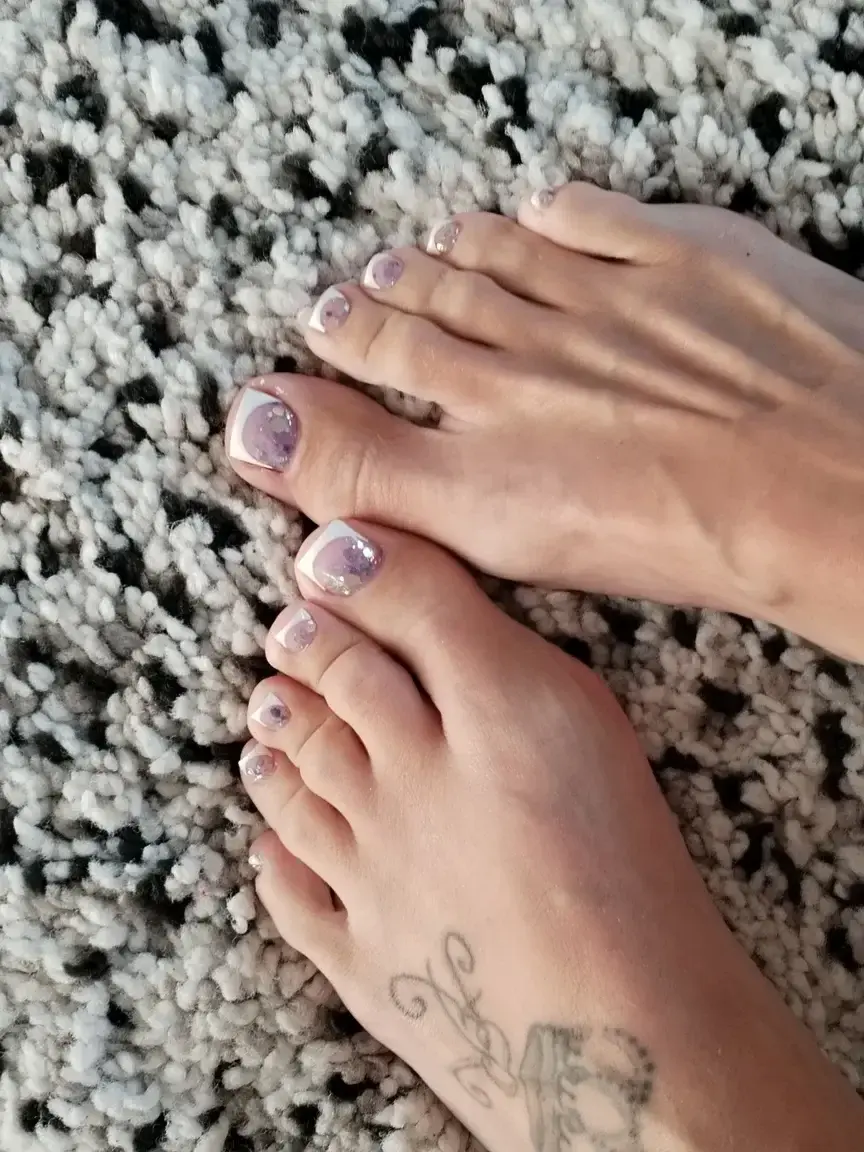 Humm Jaime me faire lécher les pieds... Tu me rejoins 🫦