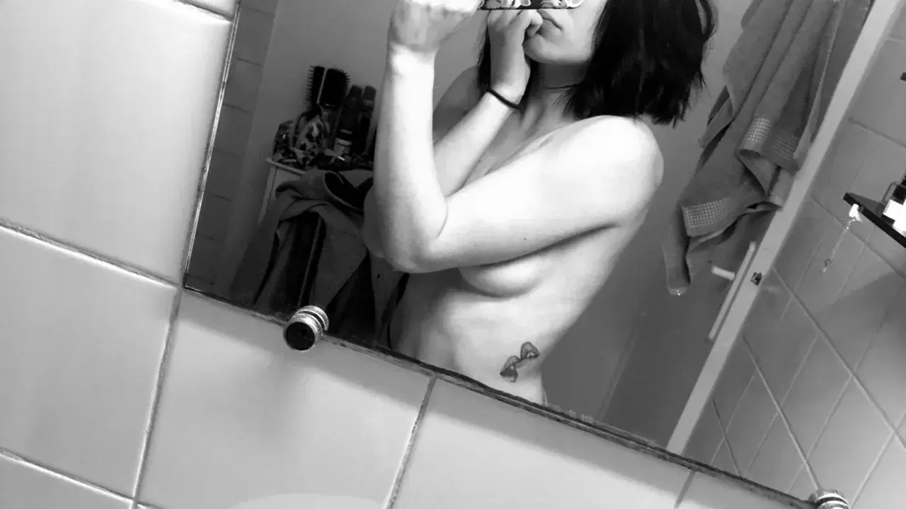 Leak & nude 1 — Laluve_