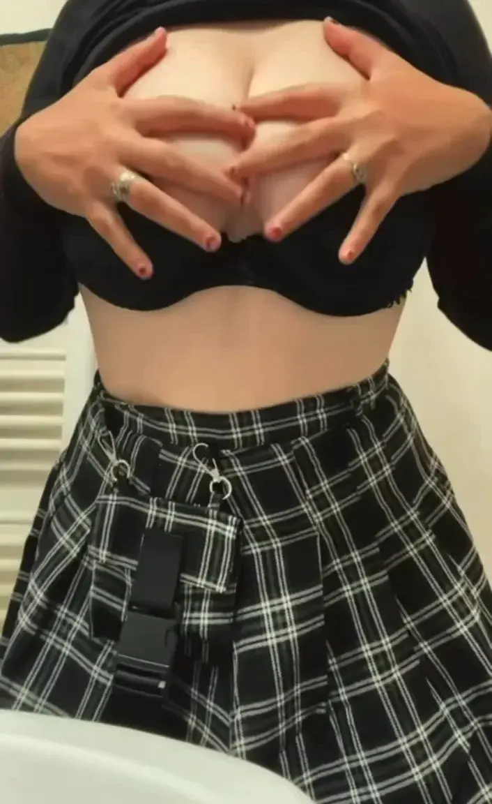 Leak & nude MYM — elisa_la-libertine-pornoanalhard : « La vidéo entière et 332 sextapes sur le FEED directement 🔥🙊 » (MYM)