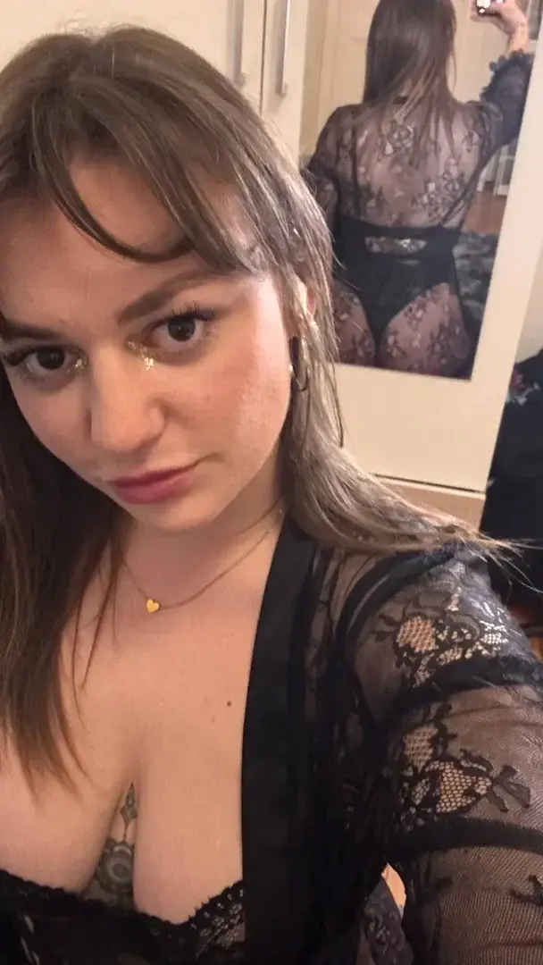 Aperçu public — Elisadrd : « Abo gratuit A VIE sans code 🤗 #fyp » (MYM) — pas un leak