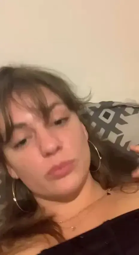 Leak & nude MYM — Elisadrd : « Abonnement 100% gratuit O€, aucun code 🙈#brunette #mignonne #porn » (MYM)