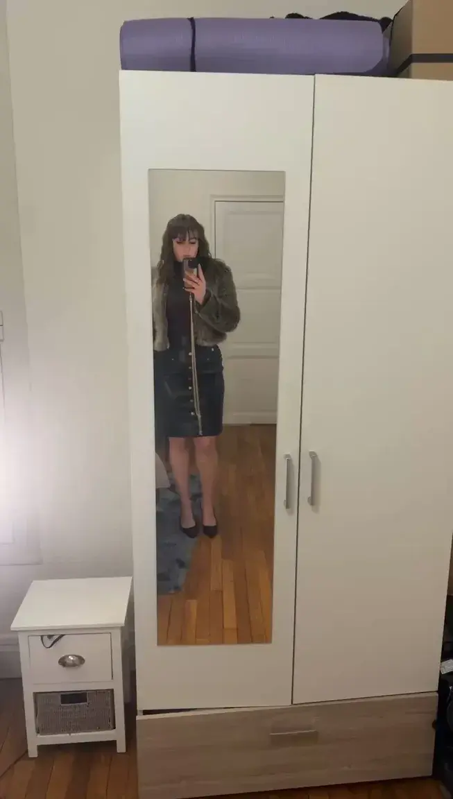 Leak & nude MYM — Elisadrd : « Abonnement 100% gratuit O€, aucun code 🙈#brunette #mignonne #porn » (MYM)