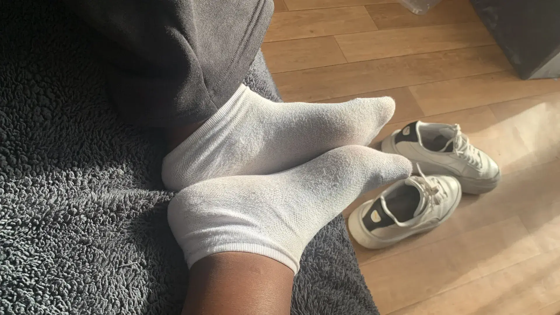 Photo de couverture de caps_feet