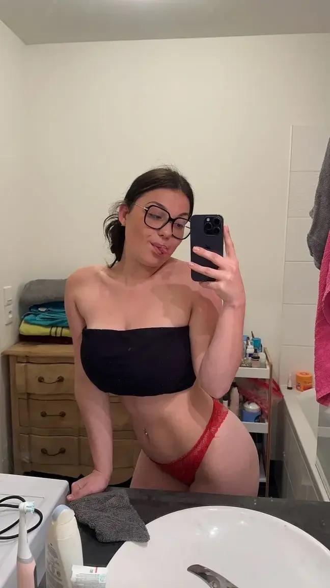 Leak & nude 2 — Coco23