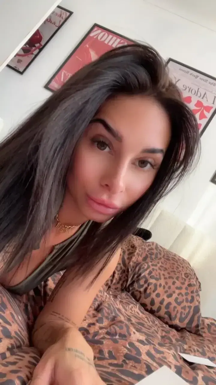 Leak public de Nonomv — « Et si je rendais ta journée beaucoup plus excitante ?😌😈 abonnes toi et envoie moi un message privée 😘😘#young #seins » (nude) sur MYM