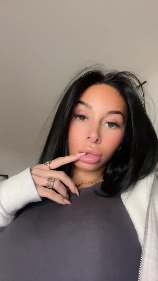 Abonnement gratuit pour 24h 😘😈#young #seins