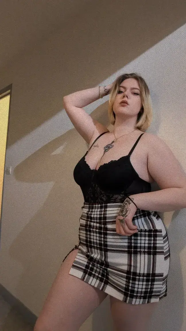 Leak & nude 1 — _curvy_