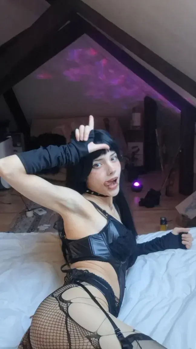 Leak & nude 5 — Ellelume