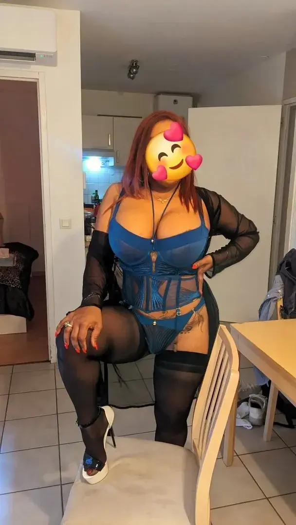 Leak & nude MYM — Perllanoir : « média » (MYM)