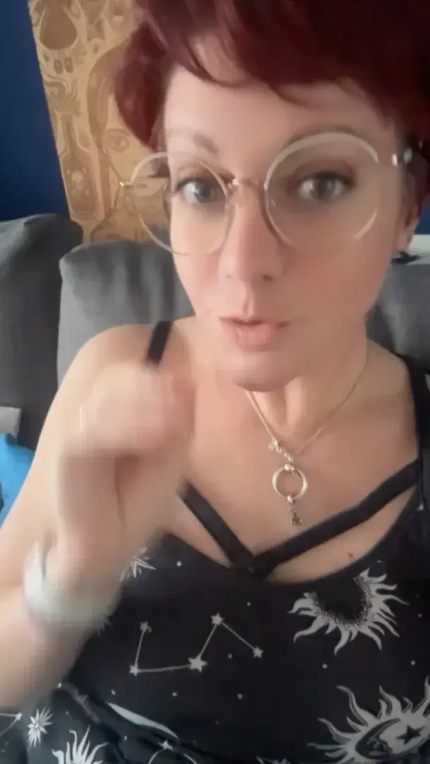 Leak & nude MYM — Floramilanooff : « Une expérience incroyable :) cette semaine, la vidéo complète » (MYM)