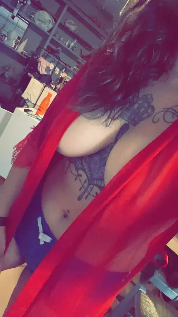 Leak & nude MYM — Unicorninfire03 : « Bon dimanche à tous ☺️☺️😜 » (MYM)