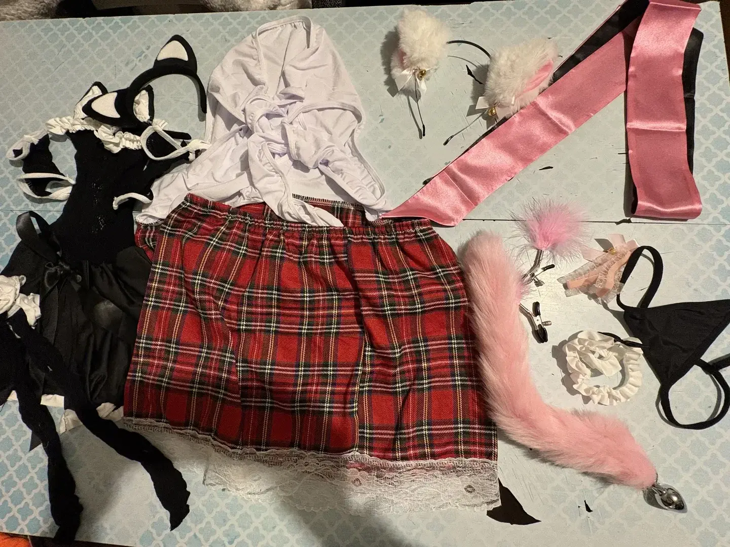 Leak & nude MYM — Unicorninfire03 : « Ce soir j’ai sorti mes plus belles tenues… et mes jouets préférés 😏 Tu regardes ? 😈😈Abonne toi pour voir le rendu sur moi 🥵🥵 » (MYM)