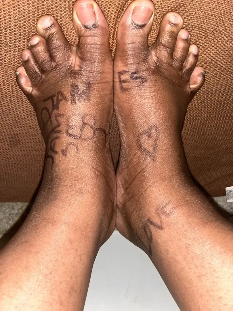 Leak & nude 8 — Black__feet