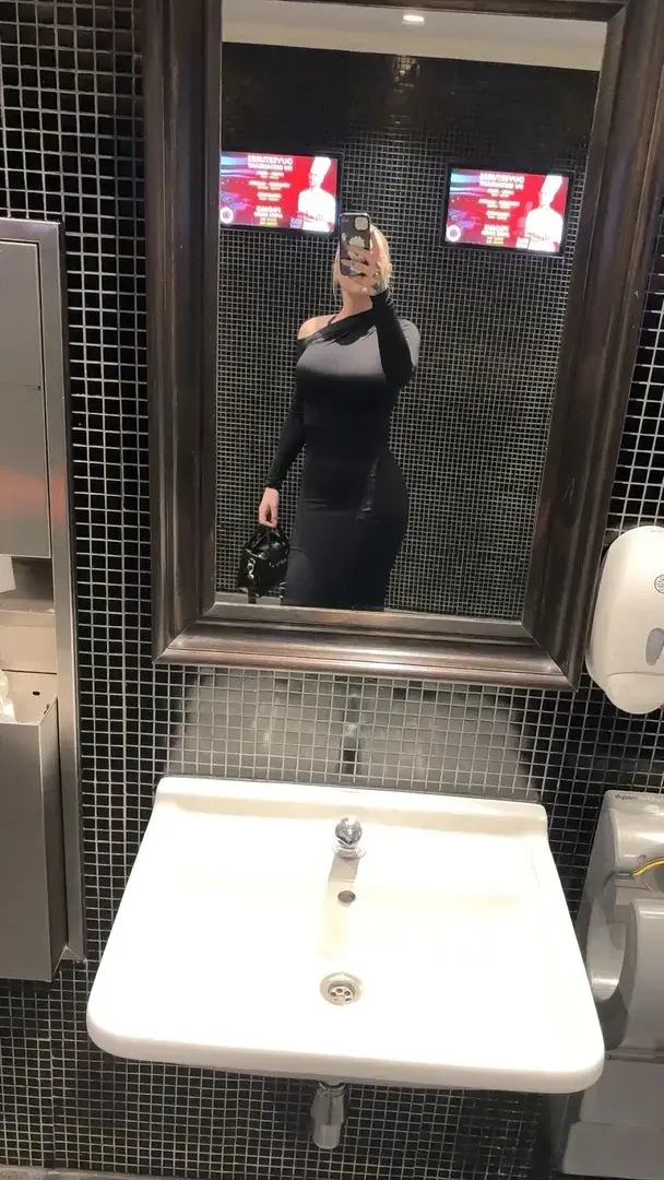 même habillé je suis sexy non?😮‍💨