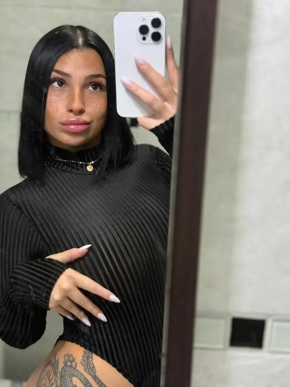Continue de regarder… ou viens participer 😈