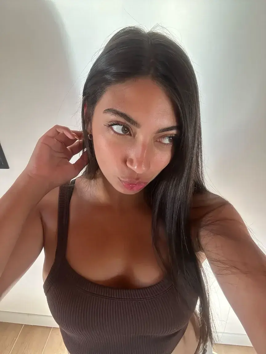 Abonnement gratuit gratuit SANS CODE + des surprises si tu likes mes derniers post 💋